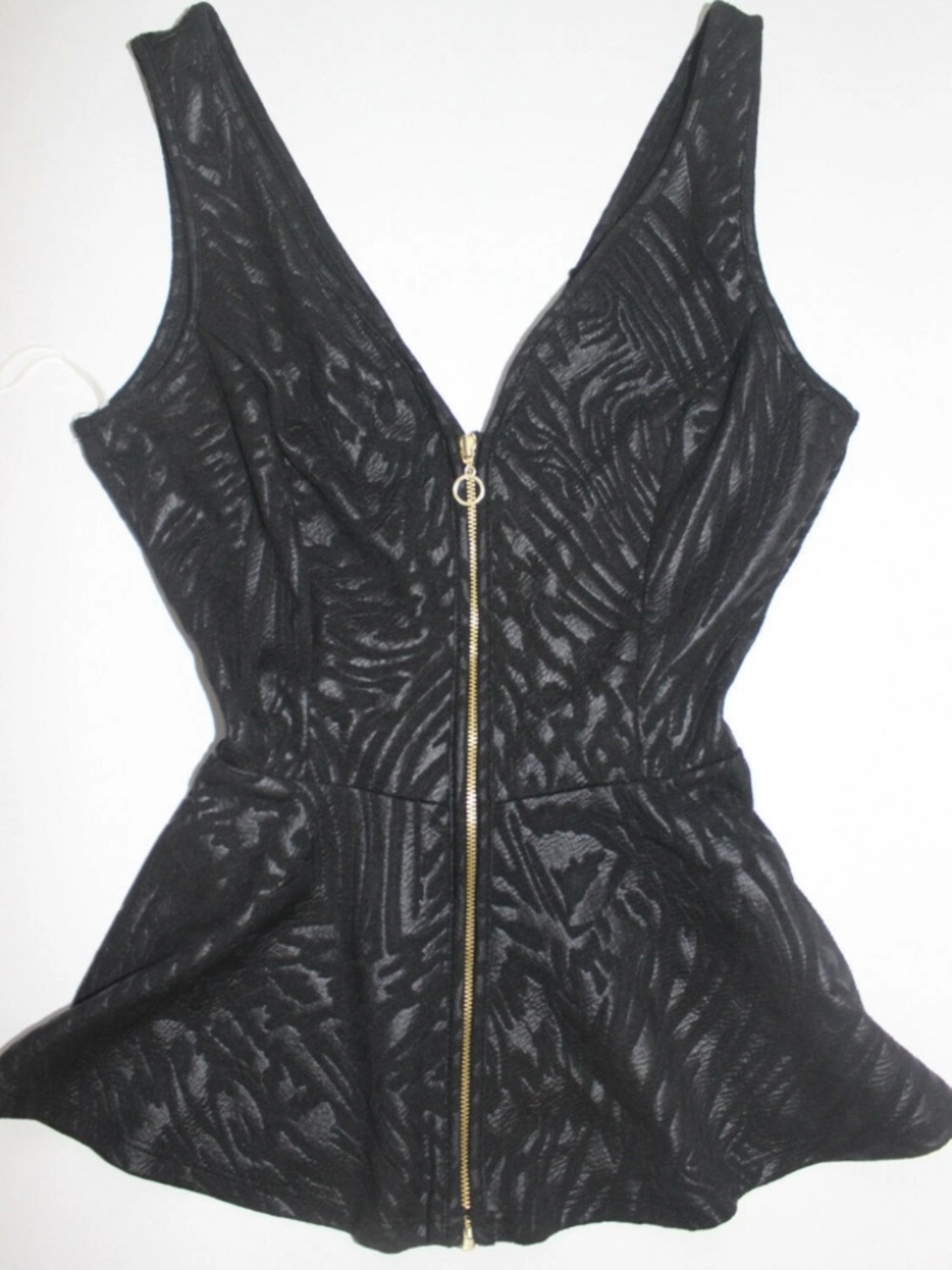 New Bebe 2b zipper front peplum double v neck sleeveless top xs